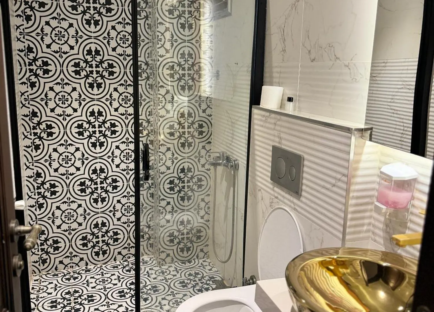 Begonvil Pansiyon İzmir Otel